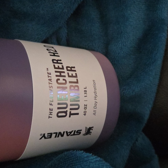 Stanley Pink Quencher H2.0 Tumbler - Picture 3 of 11